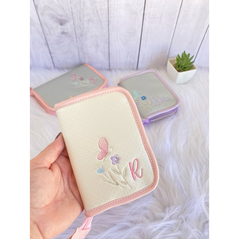 Carteira personalizada/ porta absorvente e remédio em Oferta na Shopee