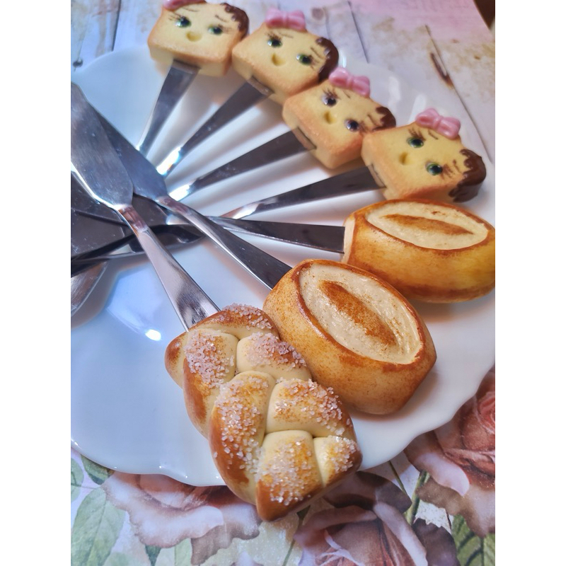 Espátula para manteiga e Patê decorada com biscuit