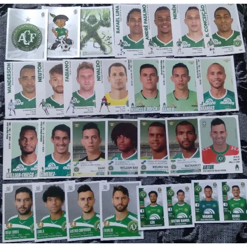 Lote com 27 Figurinhas da CHAPECOENSE