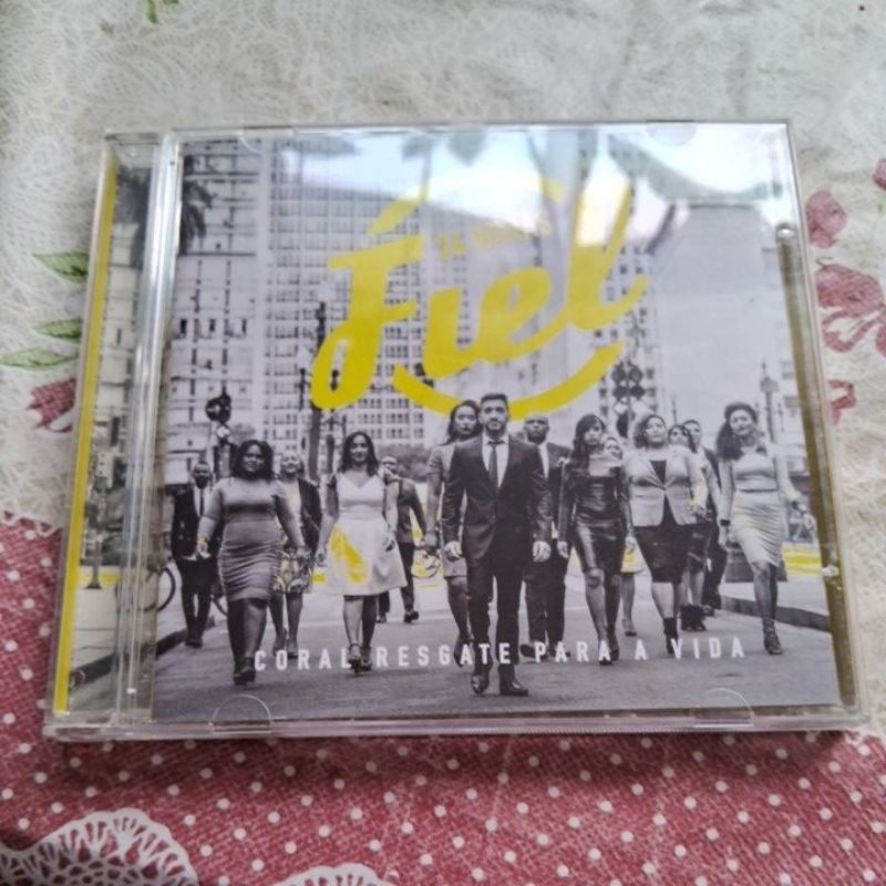 CD "24 Horas Fiel" do Coral Resgate Para A Vida lançado em 2015.