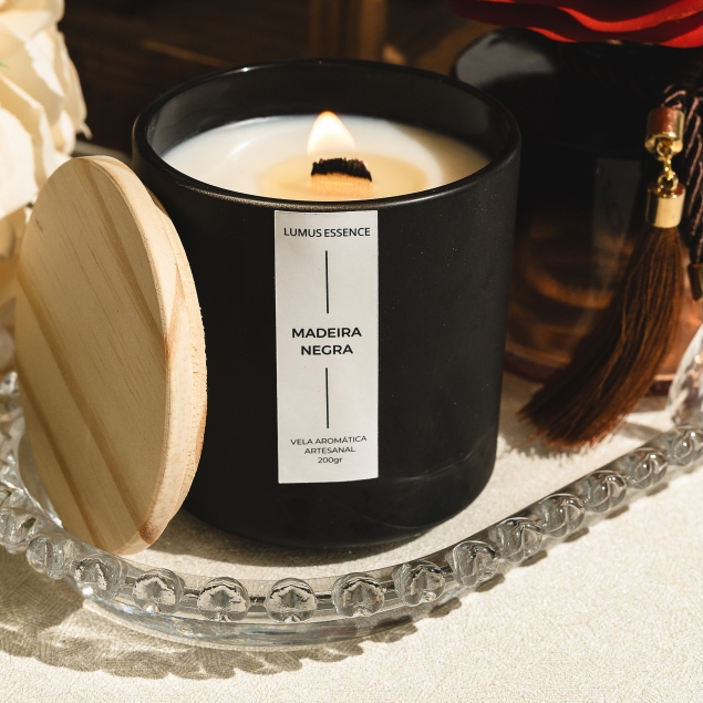 Vela Aromática Perfumada Artesanal 200gr - Lumus Essence - Madeira Negra