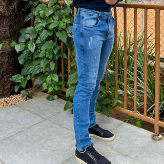 Calça jeans Masculina slim fit com elastano confort