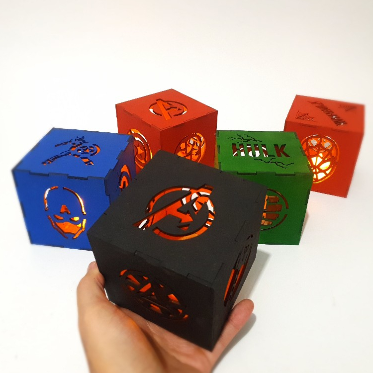 Kit com 10 luminárias lembrancinhas ou centro de mesa em MDF Vingadores