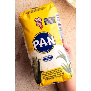 Harina PAN caja 10 unidades / Farinha de Milho Branco Caixa 10Unidades.