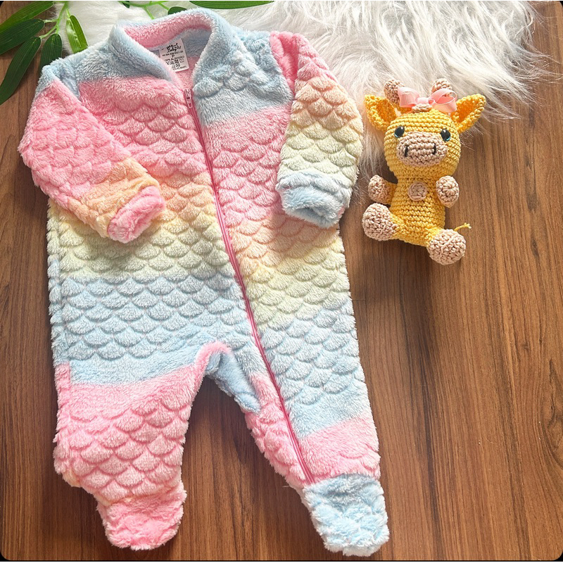 Macacão Em Fleece para Bebê (Estampas Sortidas)