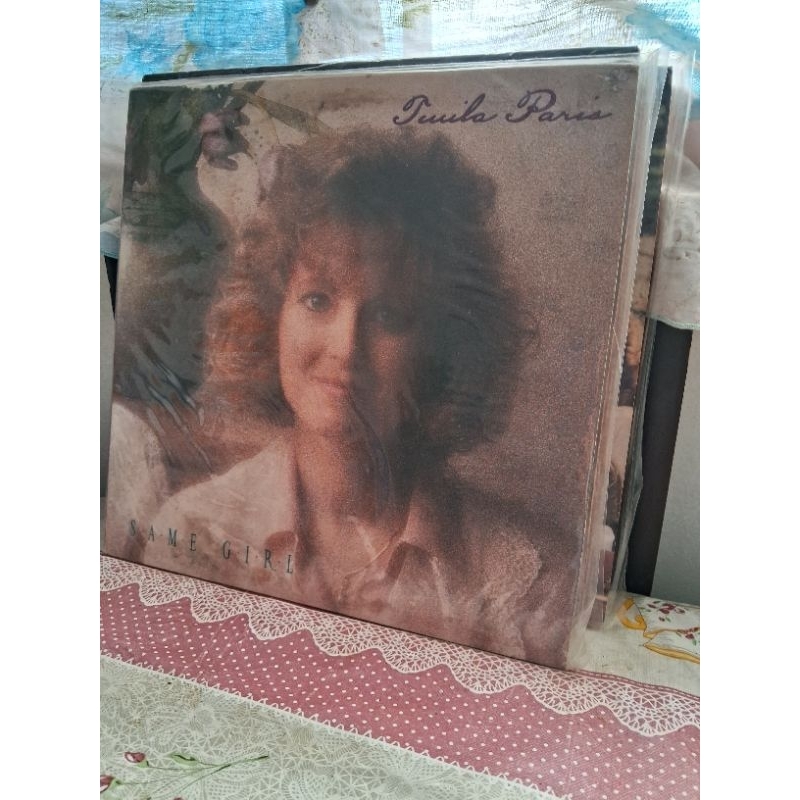 Viniy Twily  Parei - Same Girl