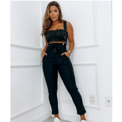 Conjunto Feminino Cropped Renda Faixa Alcinha e Macacão Jardineira Suspensório Bolsos Elegante