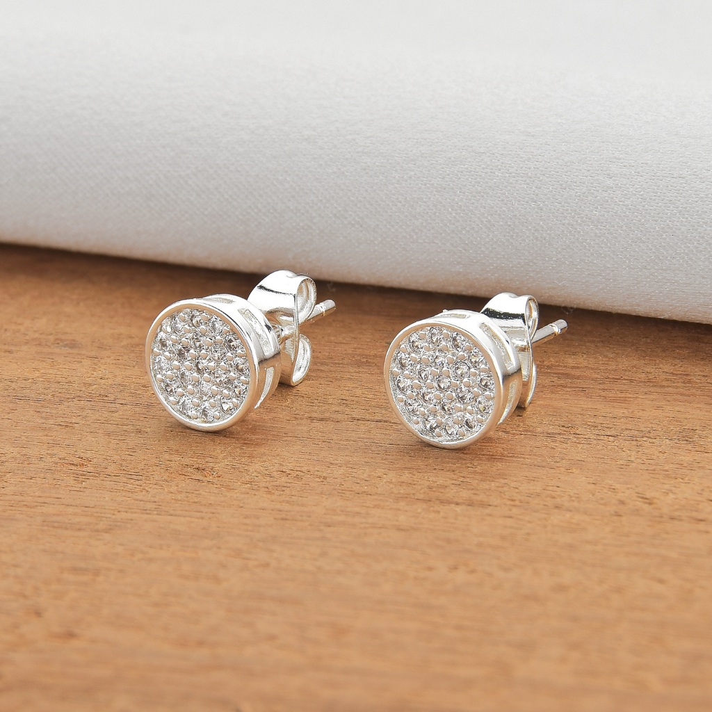 Brinco Redondo Prata Cravejado com Zirconias Banhado a Ouro Branco em Oferta na Shopee