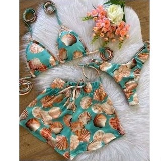 Conjunto de Trio de Biquíni Saia e Shorts Trikinis estampado modinha