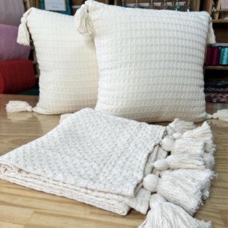Kit Pompom Peseira Completo Para Cama Sofá ( Peseira + Capa De Almofada )