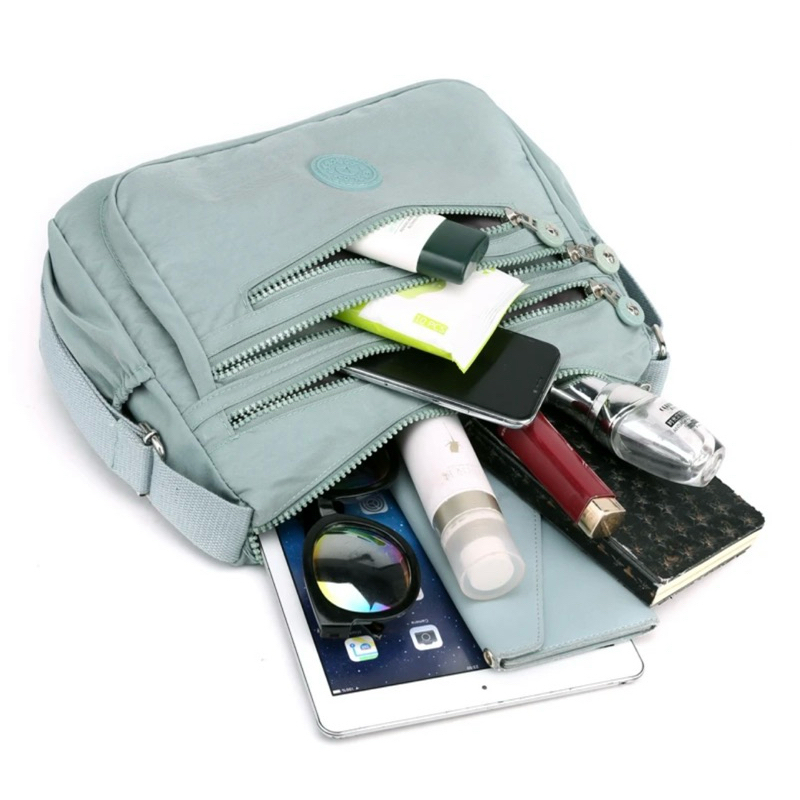 Bolsa Feminina Crossbody Transversal com 5 zíperes e Alça lateral