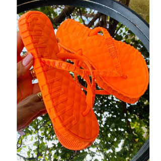 Kit com 12 Pares de Chinelo de Dedo Feminino em Alto Relevo Cores Diversas