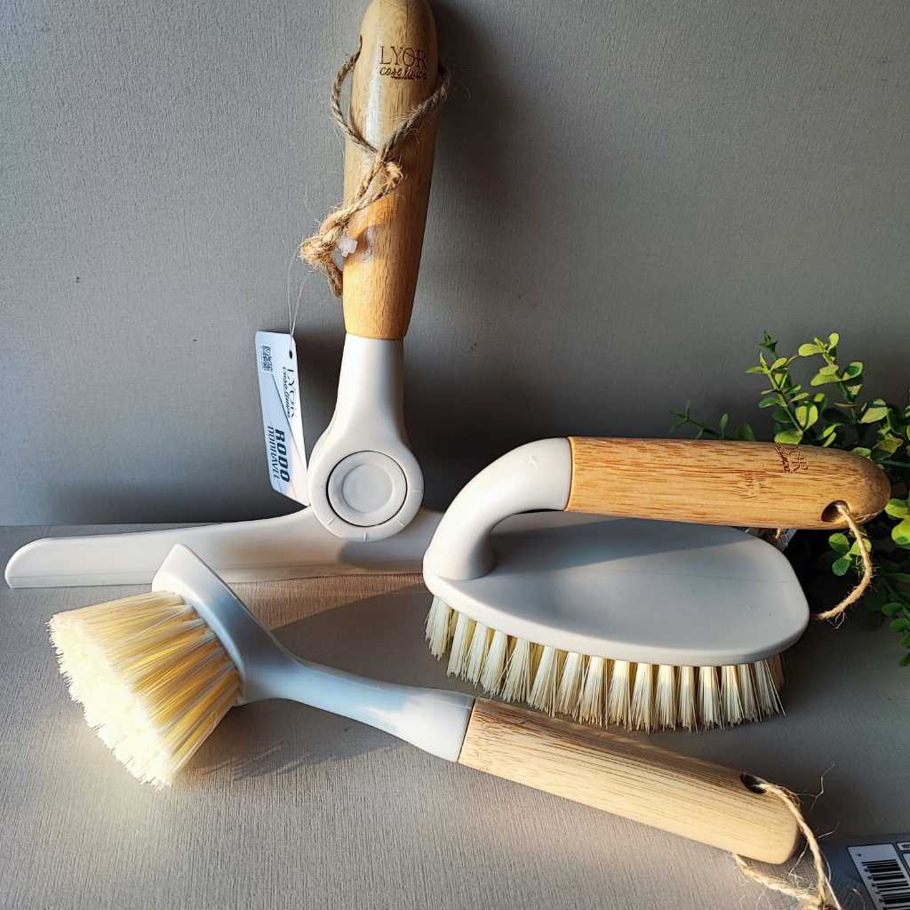 ESCOVA DE LIMPEZA, RODO DOBRAVEL DE PIA COM CABO DE BAMBU LYOR