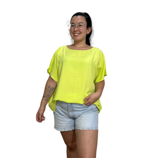 BLUSINHA FEMININA PLUS SIZE LEVE E SOLTINHA COM MANGA MORCEGO E GOLA CANOA 100% VISCOSE