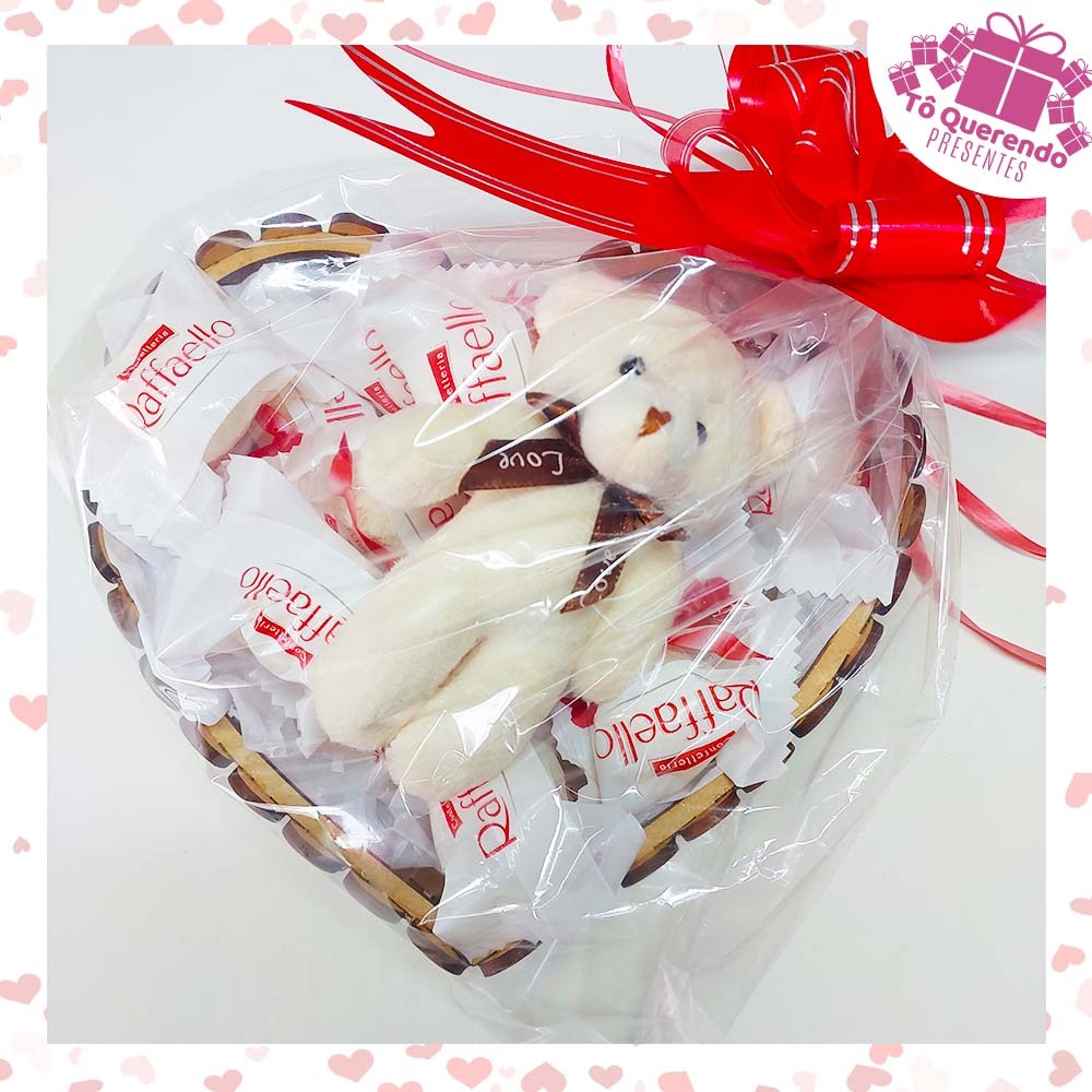 Cesta com Chocolate Raffaello, em MDF embrulhado para presente, namorado, lembrancinha, páscoa em Oferta na Shopee