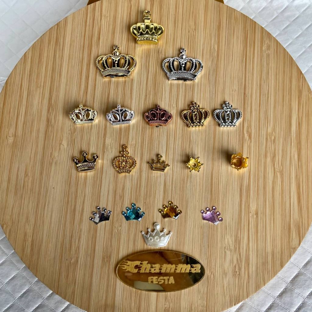 Aplique coroa 10 unidades personalizado de luxo festa princesa realeza em Oferta na Shopee