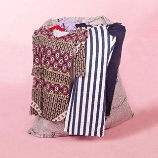 lote de roupa feminina adulta - 10 peças usadas e limpas somente roupas feminina P ao G
