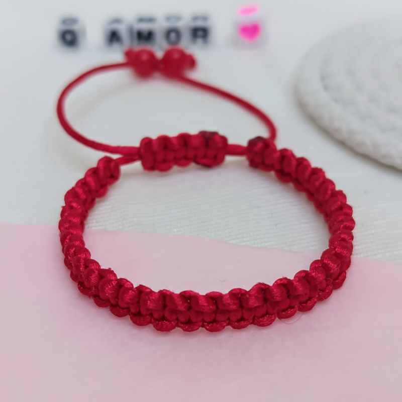PULSEIRA VERMELHA INFANTIL BEBÊ EM MACRAMÊ FIO DE CETIM COM REGULAGEM