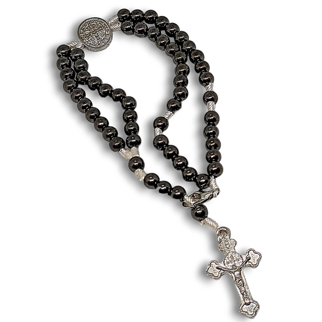 Terço De Pulso Hematita Imagem São Bento Pulseira Religiosa Confortável