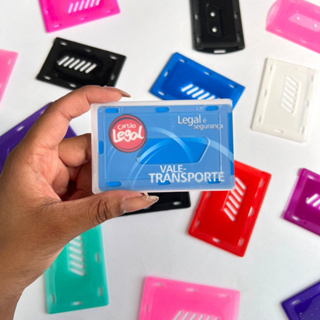 Porta Cartão de Plástico KIT 2 Unidades / Cartão de Ônibus/ Metro / Escolar / Crachá Trabalho PD05 em Oferta na Shopee