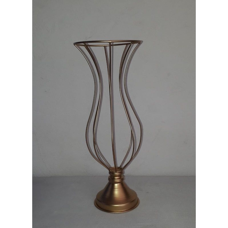 1 vaso 35 cm no aramado para pedraria ou borda com pérolas