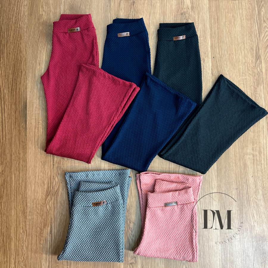 calça flare juvenil tecido colmeia ótimo para o dia a dia em Oferta na Shopee