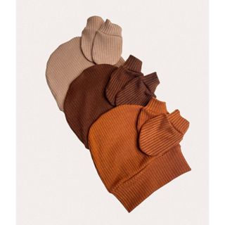 Kit Touca + Luva luvinhas malha caneladas Recomendada 0 a 6 meses. em Oferta na Shopee