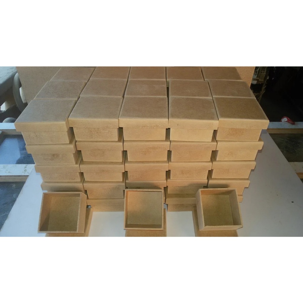 kit 50 Caixa 7x7x5 em MDF Cru lembrancinha criativa 15 anos noivado cha revelaçao cha de bebe casamento convite padrinhos porta bombom porta docinho
