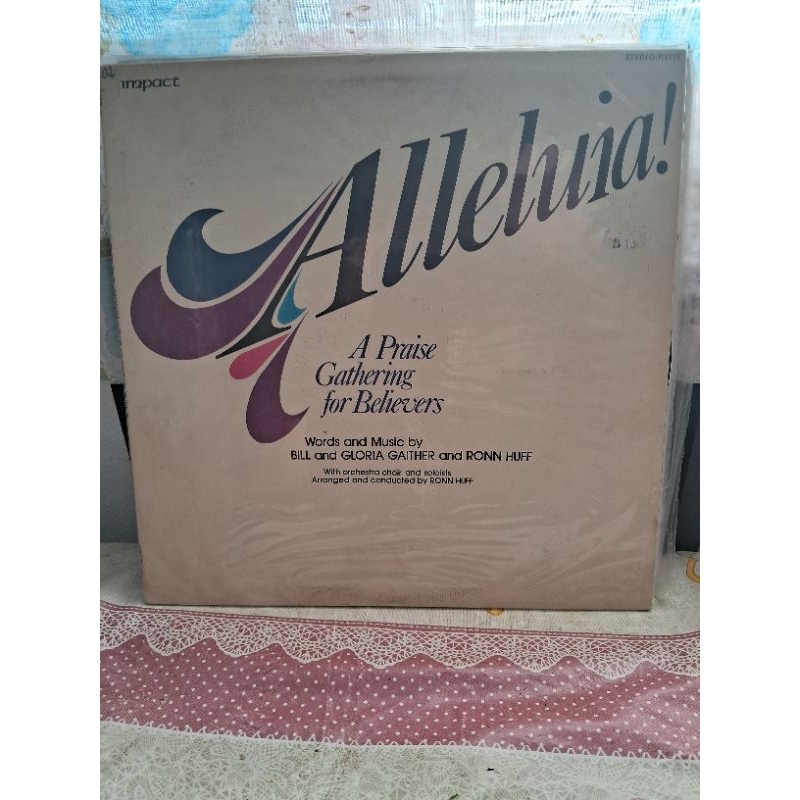 Vinyl The Gaither Vocal Band e o título do álbum é Alleluia! Let Us Praise The Lord.1982 Importado.