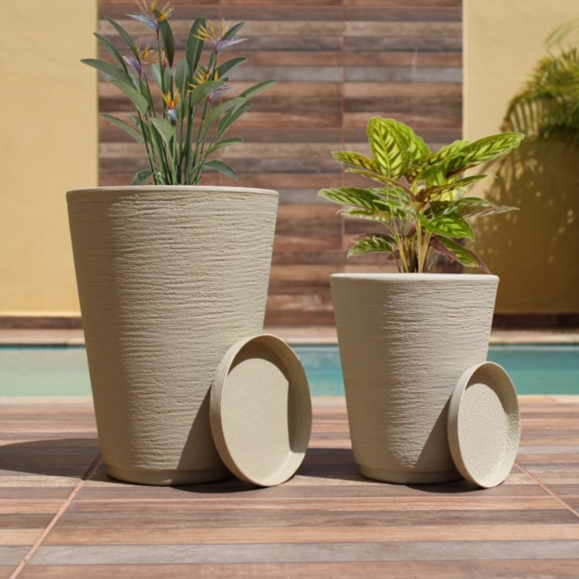 Kit 2 Vasos de Plantas Decorativo Polietileno Coluna Redonda Cone N1 N2 Com Prato