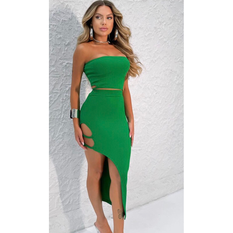 Conjunto feminino  Saia Midi e crooped tomara que caia/  saia MIDI com fenda e detalhe, cropped faixa