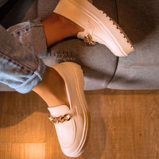 Sapato Mocassim Feminino Tratorado Corrente Off White/Bege Confortável Top