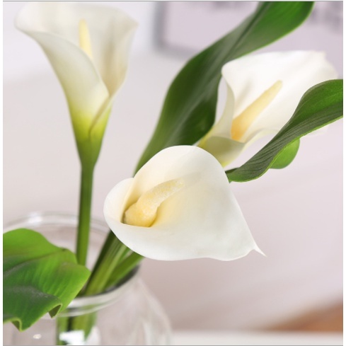 Buquê com 3 Flores Artificiais de Copo de Leite