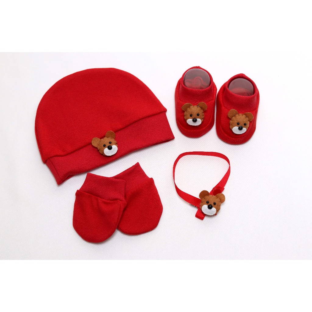 KIT ACESSORIOS BEBE COM TOUCA LUVAS SAPATINHO E PREGADOR DE CHUPETA TEMA URSINHO