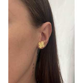 BRINCO VIRGÍNIA TREVO GOLD FOLHEADO A OURO 18k em Oferta na Shopee