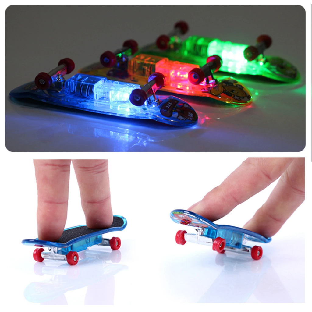 2 Skates De Dedo Luz Led Brinquedo Mini Skate Dedo Fingerboard Com Acessórios em Oferta na Shopee