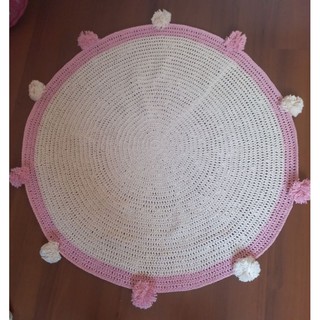 Tapete de croche redondo com pompom -Tapete  para quarto infantil-tapete de quarto -tapete para sala