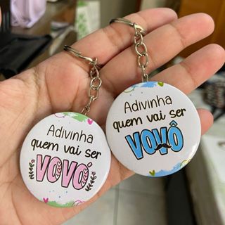 Chaveiros Personalizados 4,5cm "Adivinha quem vai ser vovó/vovô/titio/titia" em Oferta na Shopee