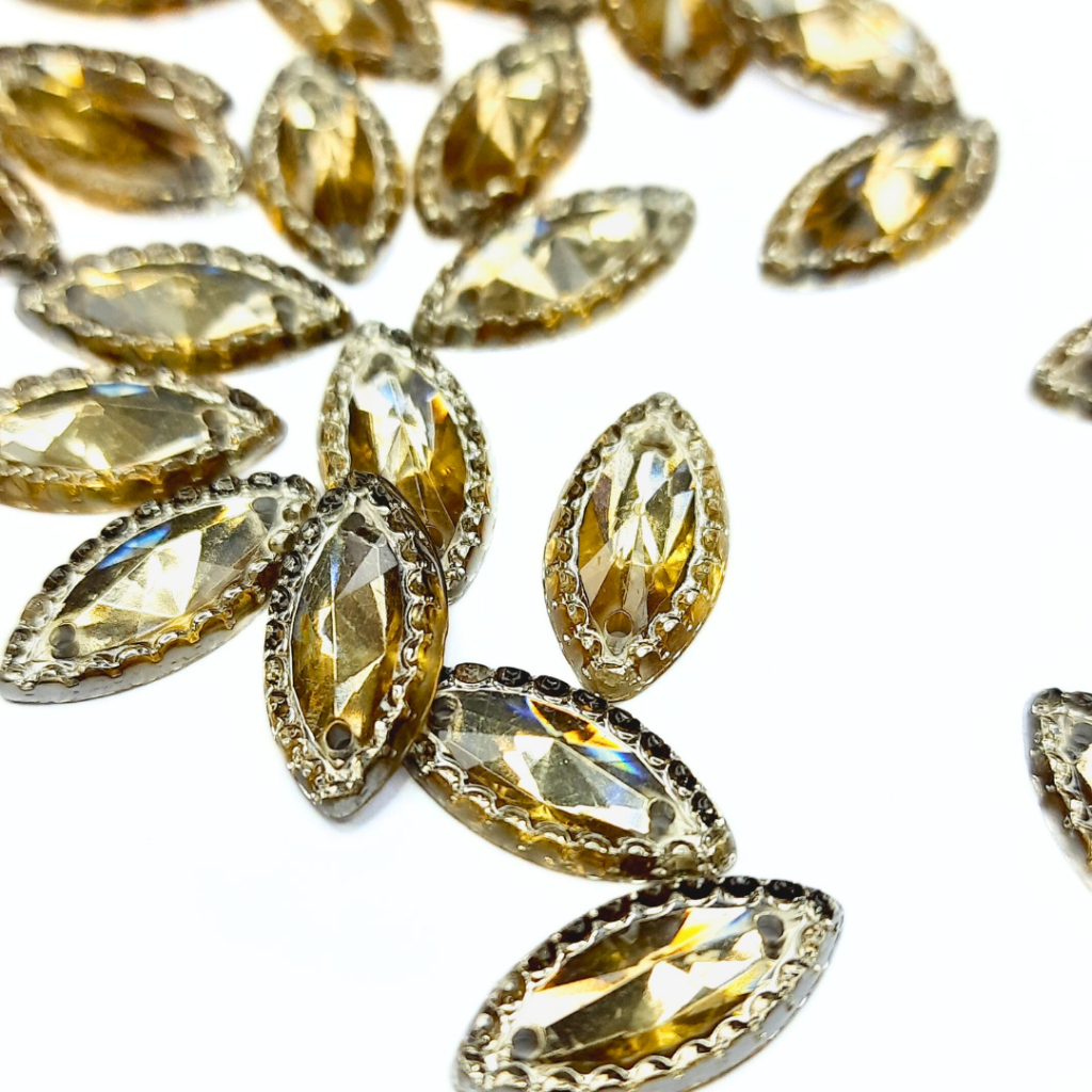 Chaton Para Costura Navete 9x18mm em Acrílico com 50 peças