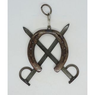 Ferradura com Espadas Envernizada para parede em Oferta na Shopee