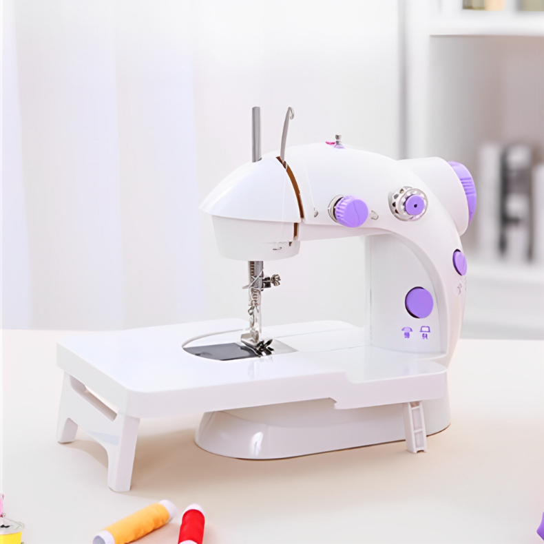Mini Maquina De Costura Portátil Elétrica Com Pedal Bivolt + Mesinha Extensora em Oferta na Shopee