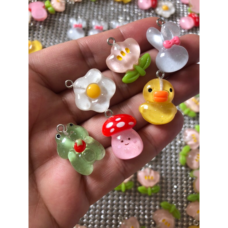 Pingente Flores e Bichinhos em resina 16x20mm-10unid em Oferta na Shopee