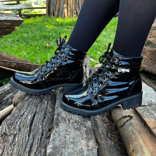 Coturno Bota Feminina Verniz Cano Baixo Ultra Confortável Pingente Salto Baixo Grosso Tratorada em Oferta na Shopee