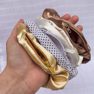 scrunchie secreto,xuxinha com zíper,scrunchies de cetim