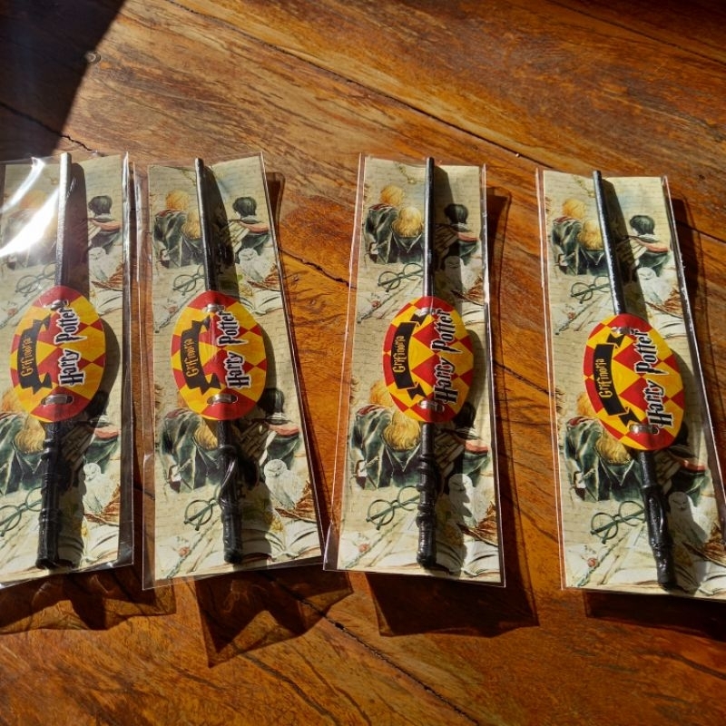 Kiit com 10 unidades de Mini varinhas : Harry Potter - ( NÃO É PERSONALIZADO)
