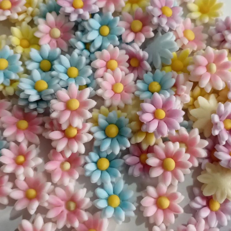 kit com 20 apliques de florzinhas de biscuit em Oferta na Shopee