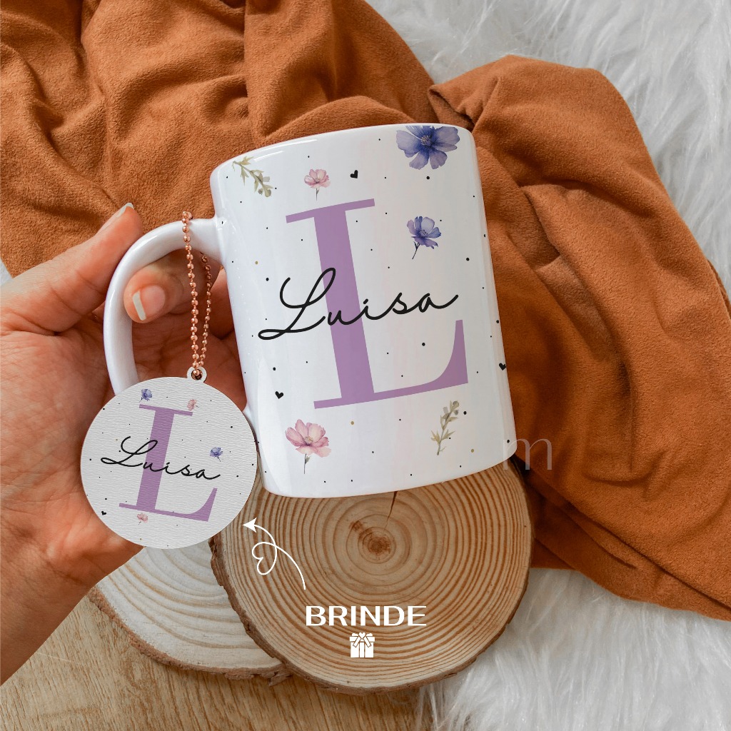 Caneca personalizada flores inicial e nome, presente criativo amiga em Oferta na Shopee