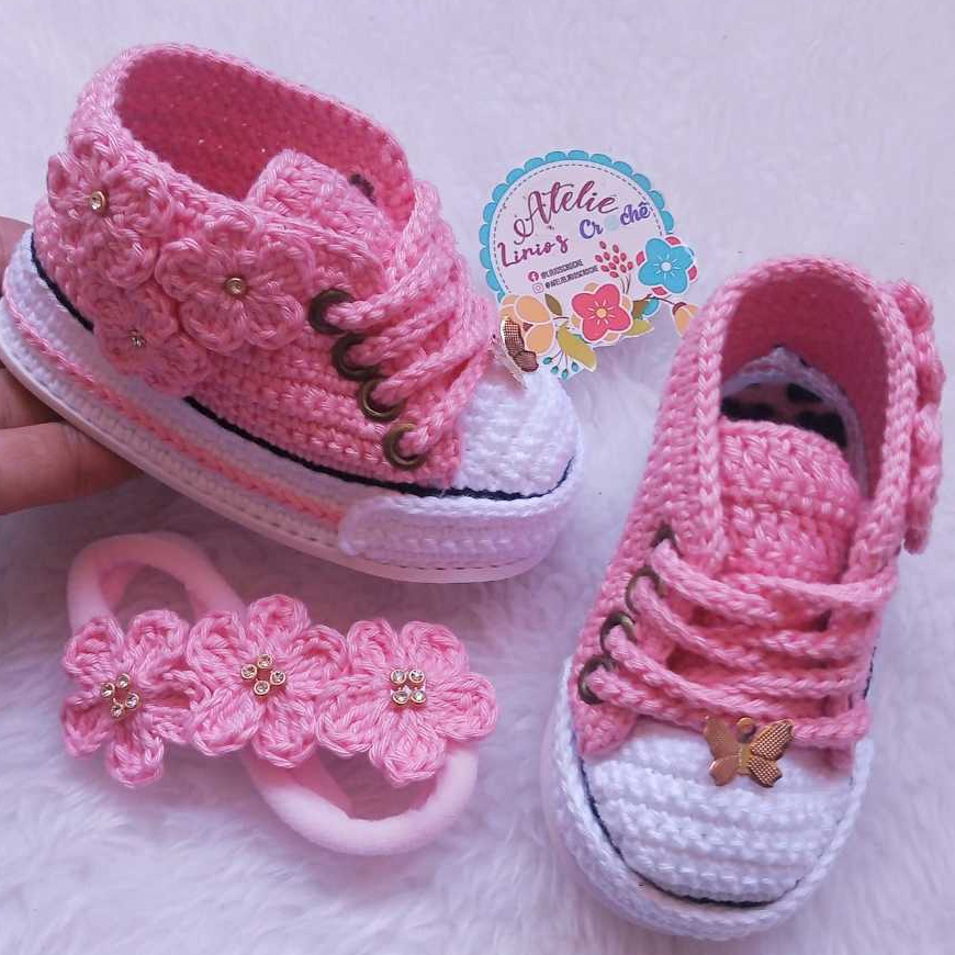 Tênis de bebê com Tiara flores / Sapatinho de Crochê
