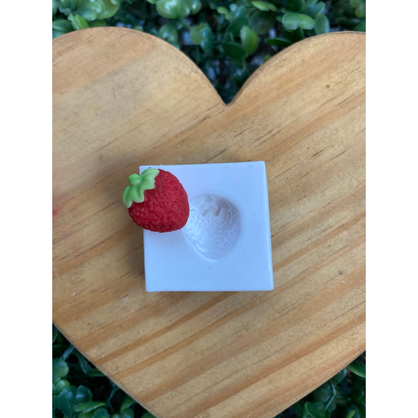 Molde de Silicone Confeitaria Biscuit Mini Moranguinho 2168 em Oferta na Shopee