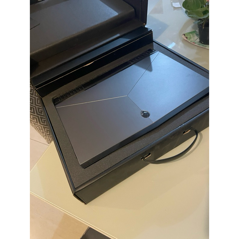 PC robusto gamer Alienware 15R3 Dell leia descrição
